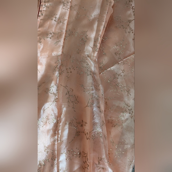 Beautiful Vintage Tangerine Gown with Gold Florals - Picture 16 of 17